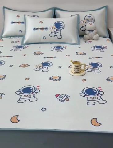 91家纺网 家纺一手货源 找家纺 全季家居 2024新款5A抗菌小清新数码印花冰藤席 星空世界（床笠款）