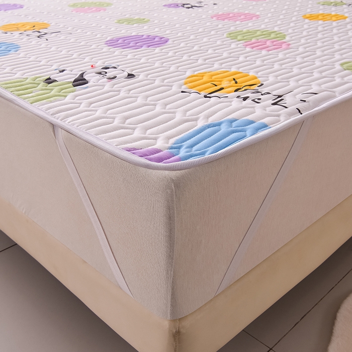 91家纺网 家纺一手货源 找家纺 床笠人家 2025新款全棉夹棉防水床垫 波点熊猫