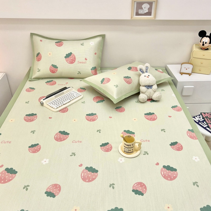 91家纺网 家纺一手货源 找家纺 全季家居 2024新款5A抗菌小清新数码印花冰藤席 草莓（床席款）