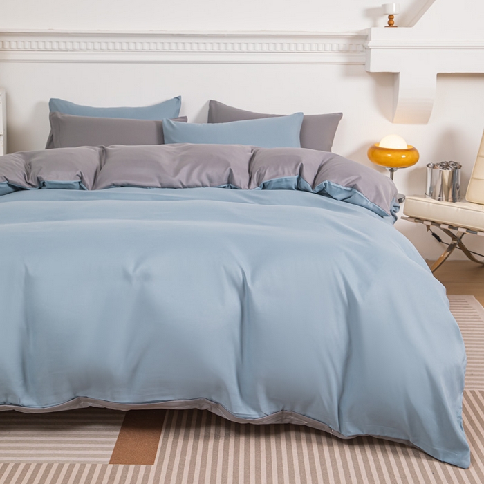 91家纺网 家纺一手货源 找家纺 莎臣豹 2025新款水洗棉磨毛纯色双拼简约风撞色四件套 雾霾蓝爱上浅灰