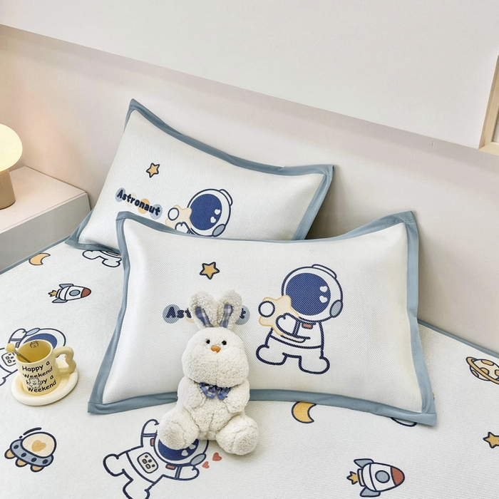 91家纺网 家纺一手货源 找家纺 全季家居 2024新款5A抗菌小清新数码印花冰藤席 星空世界（床笠款）