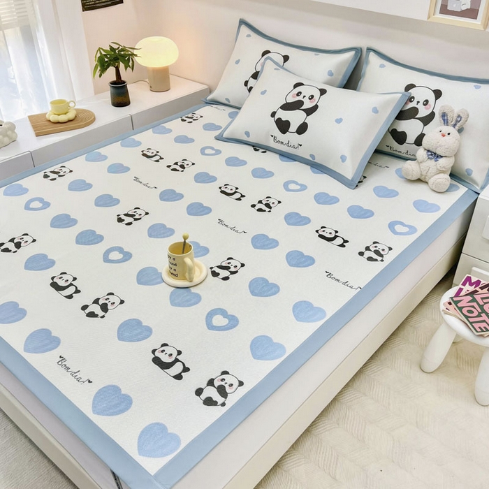 91家纺网 家纺一手货源 找家纺 全季家居 2024新款5A抗菌小清新数码印花冰藤席 爱心熊猫（床席款）