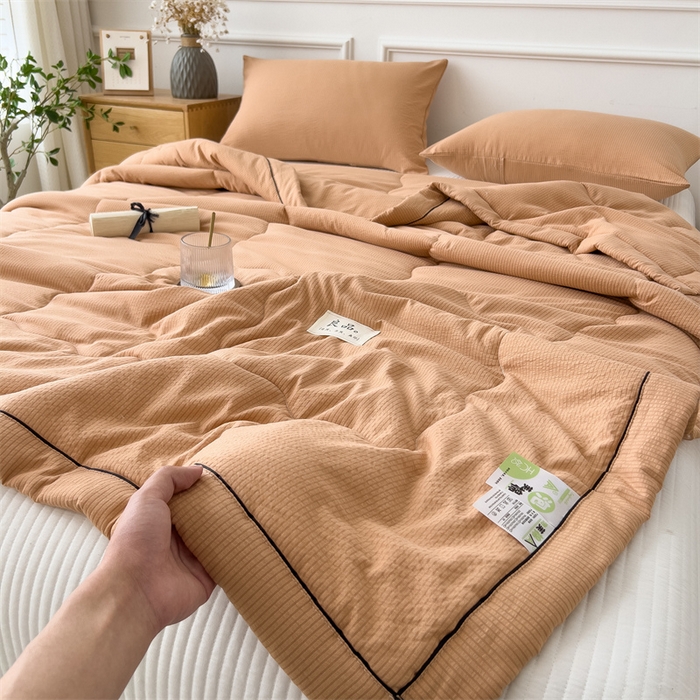 91家纺网 家纺一手货源 找家纺 丝幔家纺 2025新款A类泡泡纱镶边款夏被 卡其