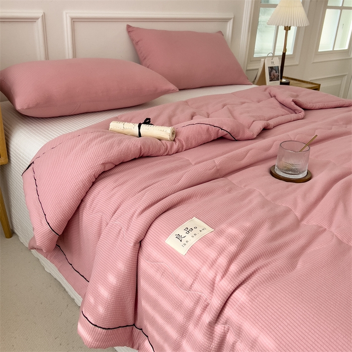 91家纺网 家纺一手货源 找家纺 丝幔家纺 2025新款A类泡泡纱镶边款夏被 豆沙玉