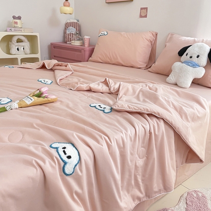 91家纺网 家纺一手货源 找家纺 莱登卡奴 2025春夏款全棉水洗棉毛巾绣大豆夏被 玉桂白