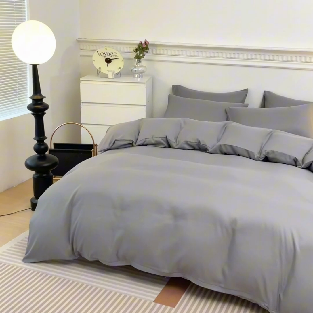 91家纺网 家纺一手货源 找家纺 莎臣豹 2025新款水洗棉磨毛纯色双拼简约风撞色四件套 绅士灰（浅灰）