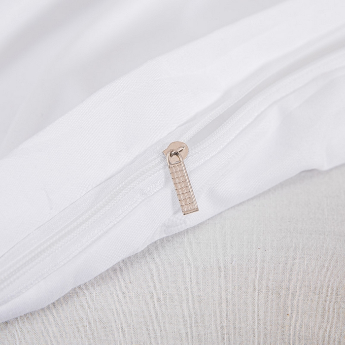 91家纺网 家纺一手货源 找家纺 莎臣豹 2025新款水洗棉磨毛纯色双拼简约风撞色四件套 纯情白爱上高雅灰