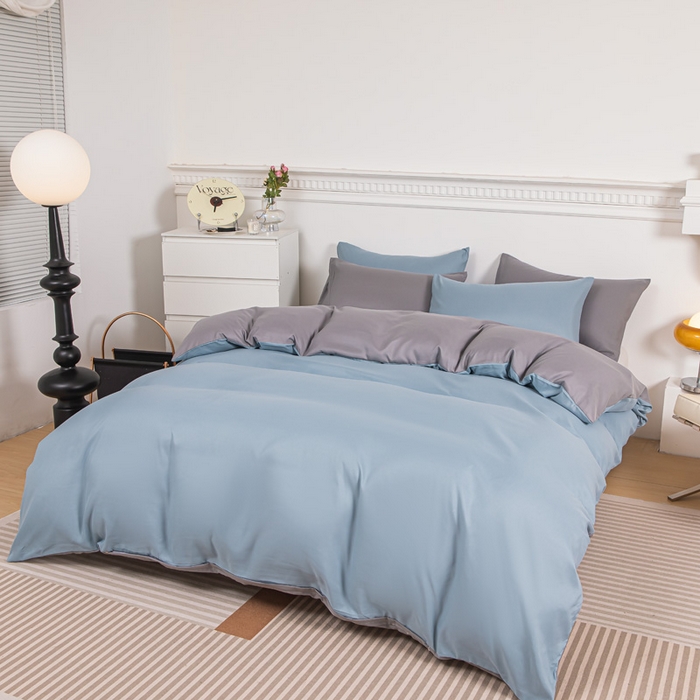 91家纺网 家纺一手货源 找家纺 莎臣豹 2025新款水洗棉磨毛纯色双拼简约风撞色四件套 雾霾蓝爱上浅灰