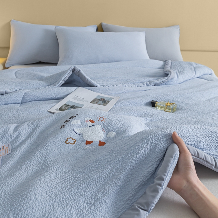 91家纺网 家纺一手货源 找家纺 梦初语 2024新款超柔泡泡棉夏被 蓝色