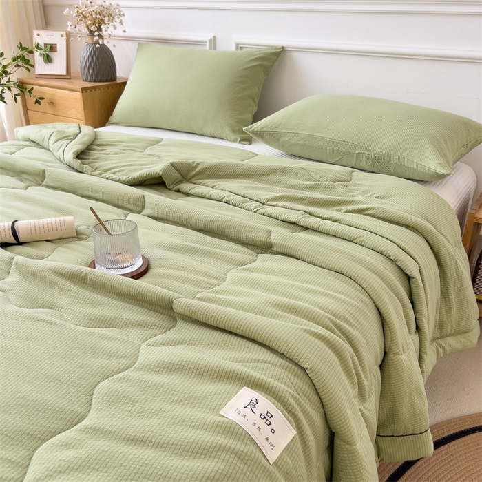 91家纺网 家纺一手货源 找家纺 丝幔家纺 2025新款A类泡泡纱镶边款夏被 牛油果绿