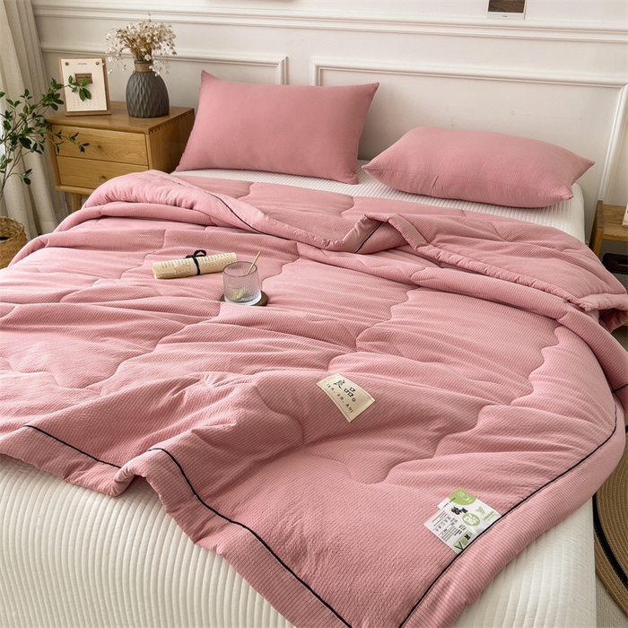 91家纺网 家纺一手货源 找家纺 丝幔家纺 2025新款A类泡泡纱镶边款夏被 豆沙玉