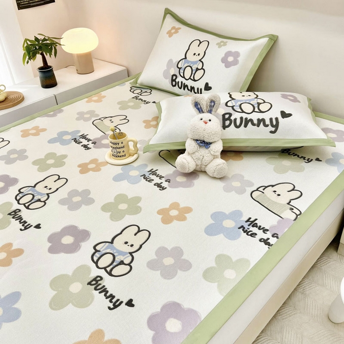 91家纺网 家纺一手货源 找家纺 全季家居 2024新款5A抗菌小清新数码印花冰藤席 花朵兔（床席款）