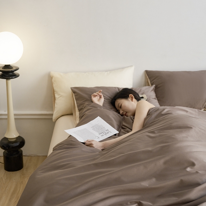 91家纺网 家纺一手货源 找家纺 安莱生活 2024新款100s长绒棉贡缎双拼四件套 咖啡-棕灰