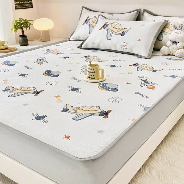 91家纺网 家纺一手货源 找家纺 全季家居 2024新款5A抗菌小清新数码印花冰藤席 宇宙飞船（床笠款）