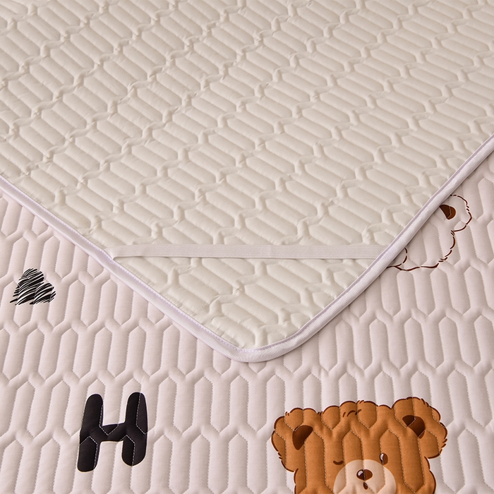 91家纺网 家纺一手货源 找家纺 床笠人家 2025新款全棉夹棉防水床垫 贝贝熊