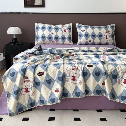 青螺家纺 2024喷汽133全棉小花边大豆夏凉被四件套卡通清新小碎花纯棉空调被  蓝色爱心兔