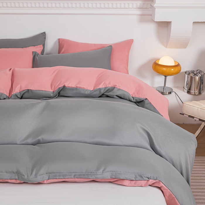 91家纺网 家纺一手货源 找家纺 莎臣豹 2025新款水洗棉磨毛纯色双拼简约风撞色四件套 浅灰爱上甜豆沙