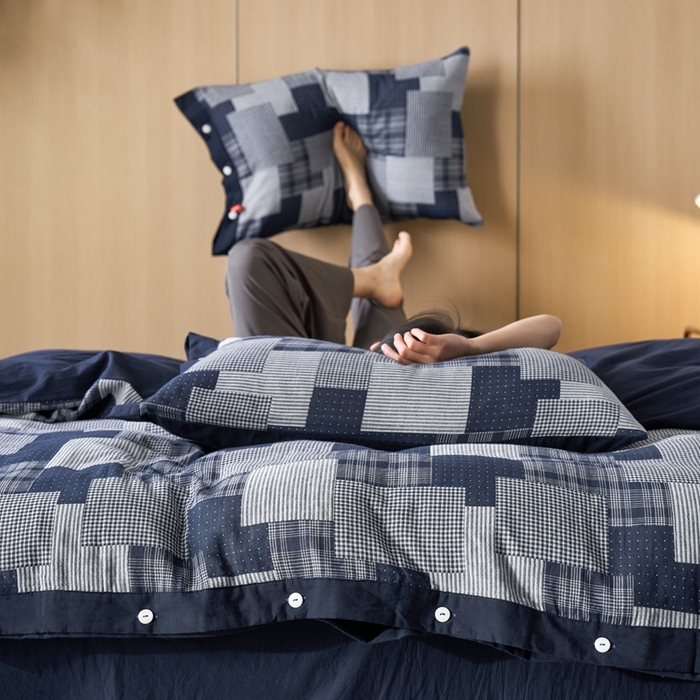 91家纺网 家纺一手货源 找家纺 安莱生活 2024年新品双层纱拼布田园纽扣款四件套 拼布田园纽扣款-藏青