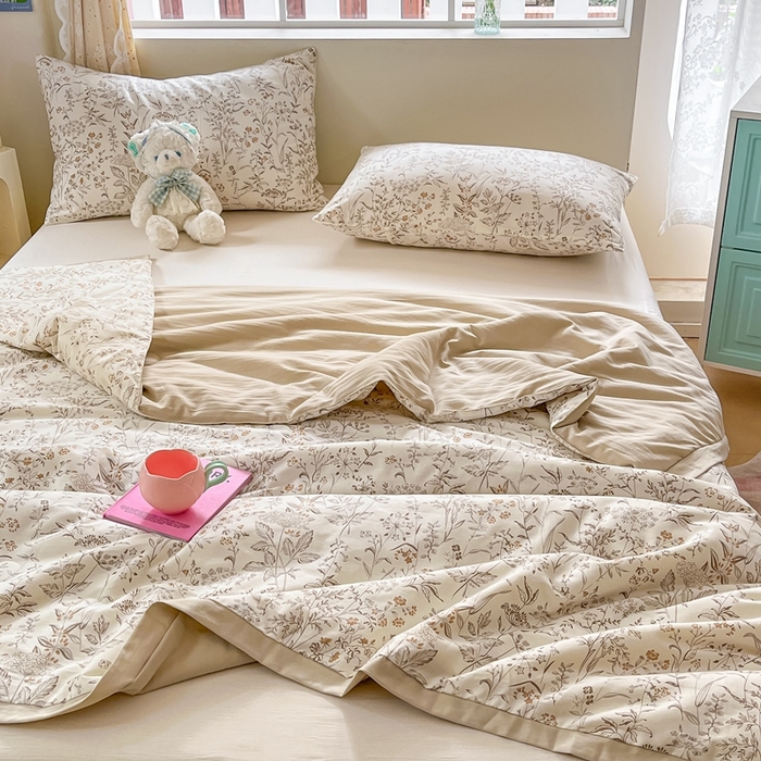 91家纺网 家纺一手货源 找家纺 八方汇 2024新款A类全棉印花小清新夏被 雨眠花季