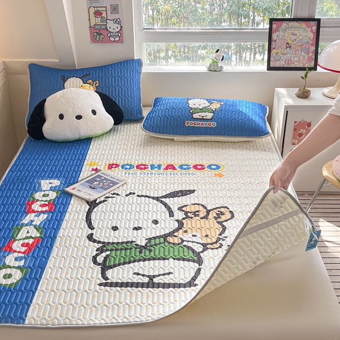 91家纺网 家纺一手货源 找家纺 金爱家 2024新款乳胶凉席-库洛米系列 蓝色点点帕哈狗