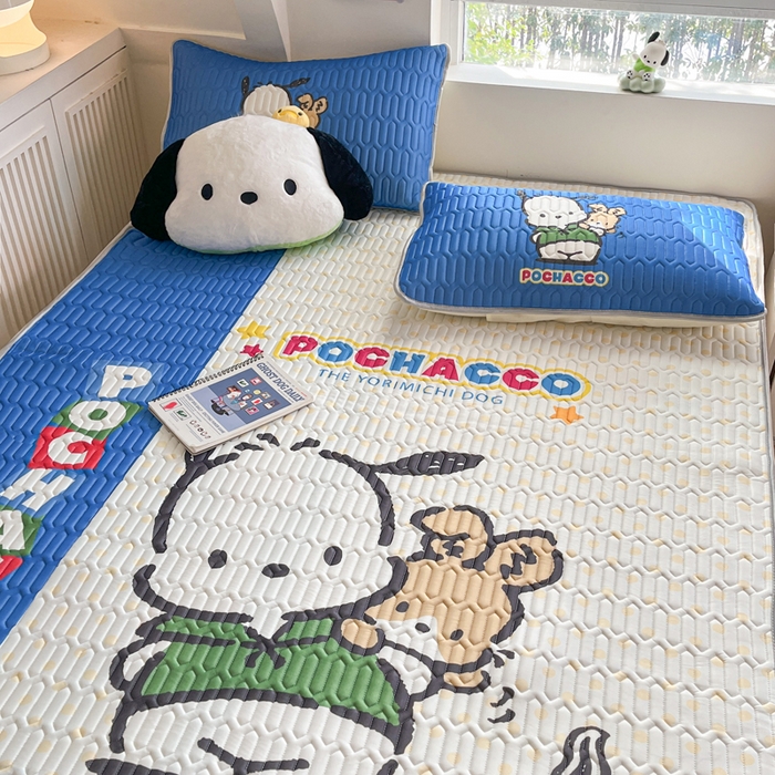 91家纺网 家纺一手货源 找家纺 金爱家 2024新款乳胶凉席-库洛米系列 蓝色点点帕哈狗