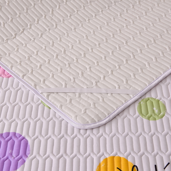 91家纺网 家纺一手货源 找家纺 床笠人家 2025新款全棉夹棉防水床垫 波点熊猫