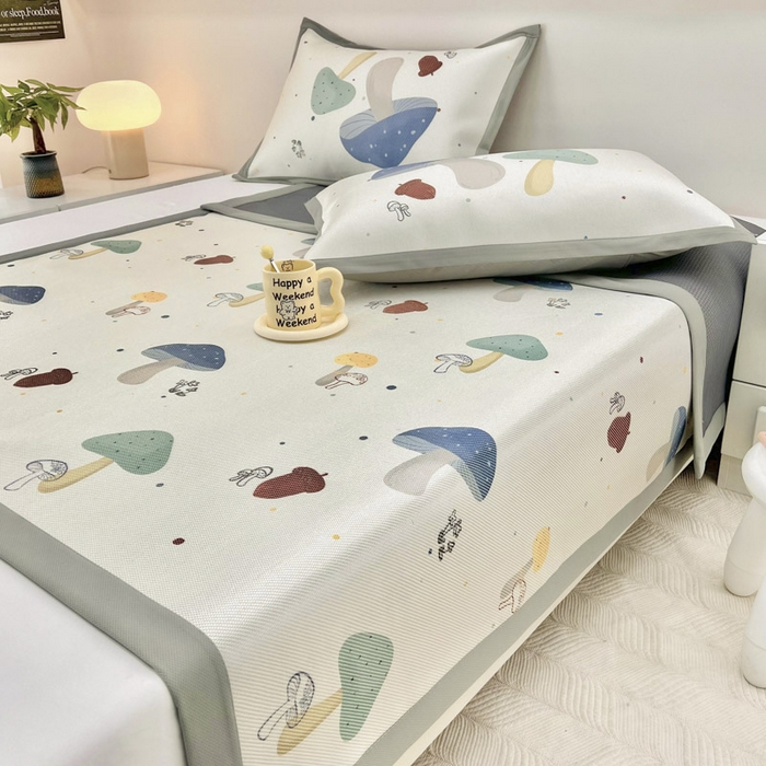 91家纺网 家纺一手货源 找家纺 全季家居 2024新款5A抗菌小清新数码印花冰藤席 蘑菇世界（床席款）