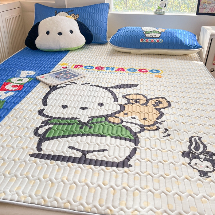 91家纺网 家纺一手货源 找家纺 金爱家 2024新款乳胶凉席-库洛米系列 蓝色点点帕哈狗