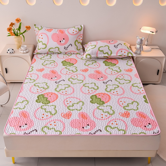 91家纺网 家纺一手货源 找家纺 床笠人家 2025新款全棉夹棉防水床垫 草莓兔