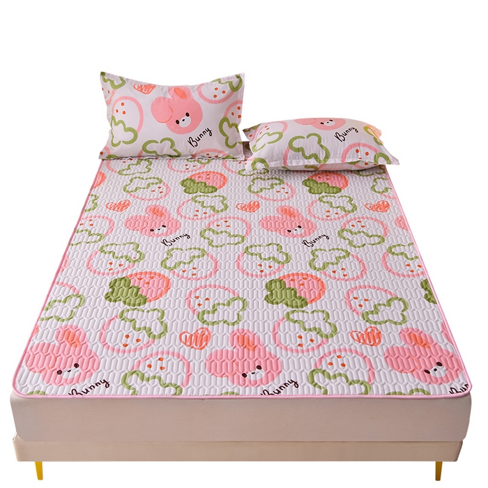 91家纺网 家纺一手货源 找家纺 床笠人家 2025新款全棉夹棉防水床垫 草莓兔