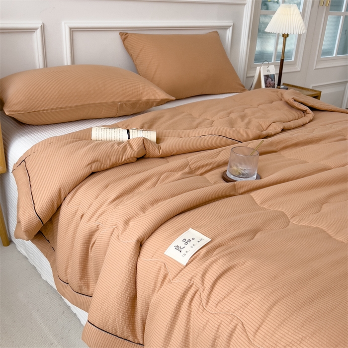 91家纺网 家纺一手货源 找家纺 丝幔家纺 2025新款A类泡泡纱镶边款夏被 卡其