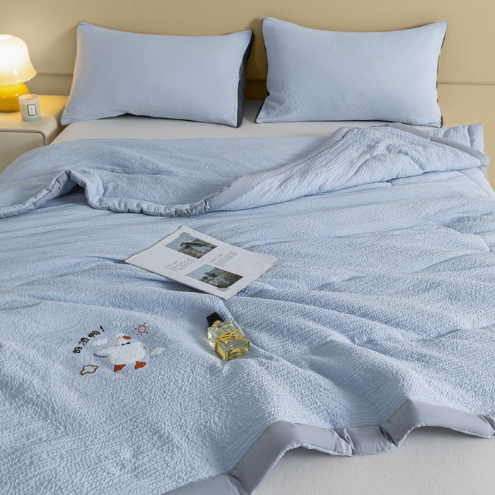 91家纺网 家纺一手货源 找家纺 梦初语 2024新款超柔泡泡棉夏被 蓝色