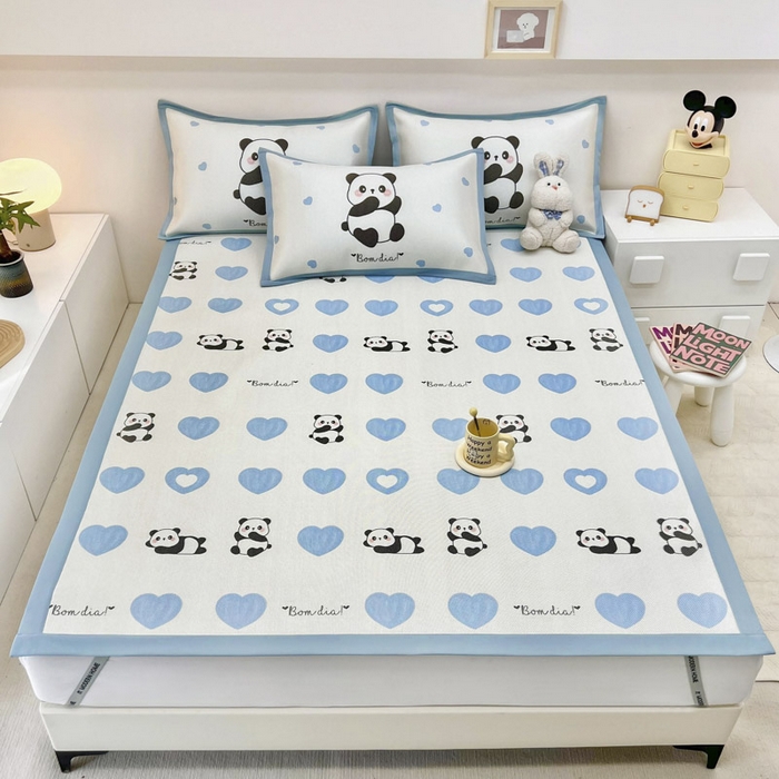 91家纺网 家纺一手货源 找家纺 全季家居 2024新款5A抗菌小清新数码印花冰藤席 爱心熊猫（床席款）