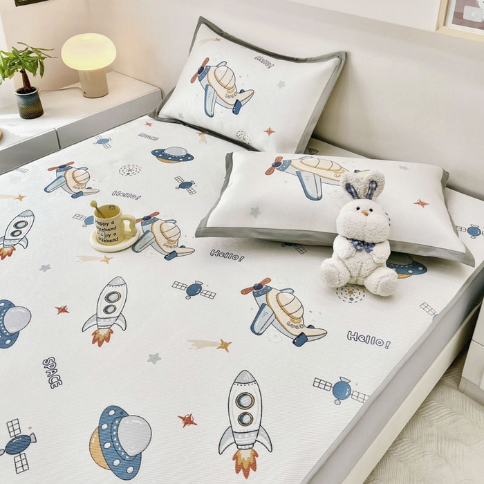 91家纺网 家纺一手货源 找家纺 全季家居 2024新款5A抗菌小清新数码印花冰藤席 宇宙飞船（床笠款）