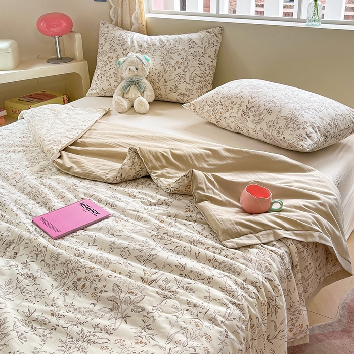 91家纺网 家纺一手货源 找家纺 八方汇 2024新款A类全棉印花小清新夏被 雨眠花季