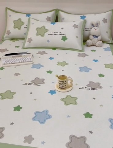 91家纺网 家纺一手货源 找家纺 全季家居 2024新款5A抗菌小清新数码印花冰藤席 彩色星星（床席款）