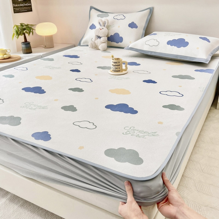 91家纺网 家纺一手货源 找家纺 全季家居 2024新款5A抗菌小清新数码印花冰藤席 云朵（床笠款）