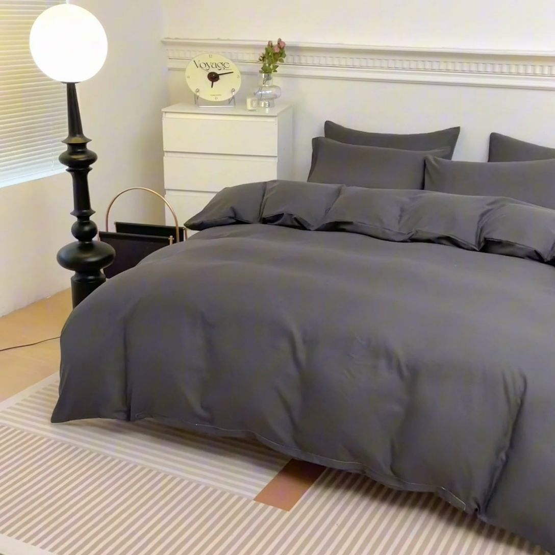 91家纺网 家纺一手货源 找家纺 莎臣豹 2025新款水洗棉磨毛纯色双拼简约风撞色四件套 高雅灰