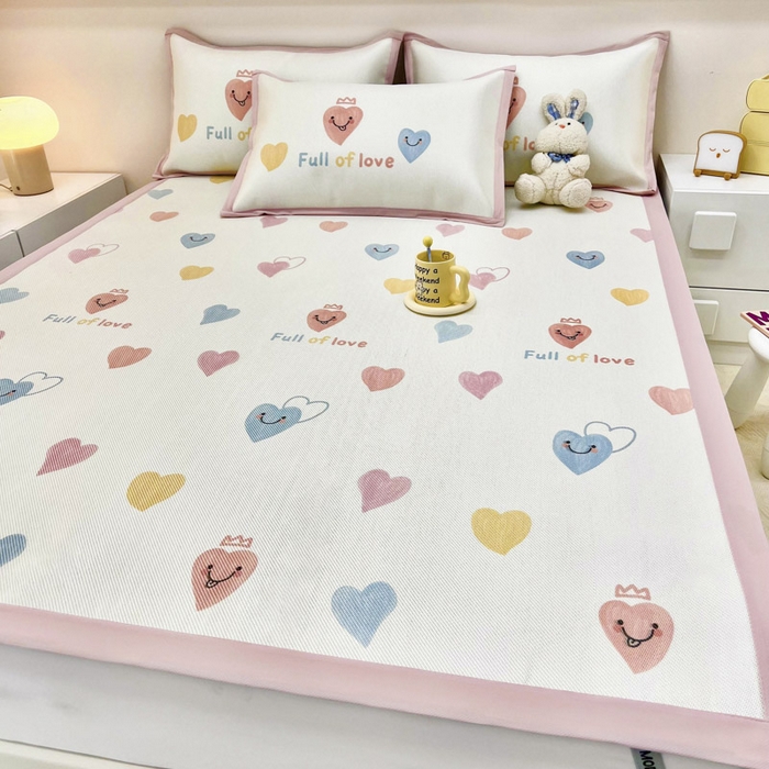 91家纺网 家纺一手货源 找家纺 全季家居 2024新款5A抗菌小清新数码印花冰藤席 彩色爱心（床席款）