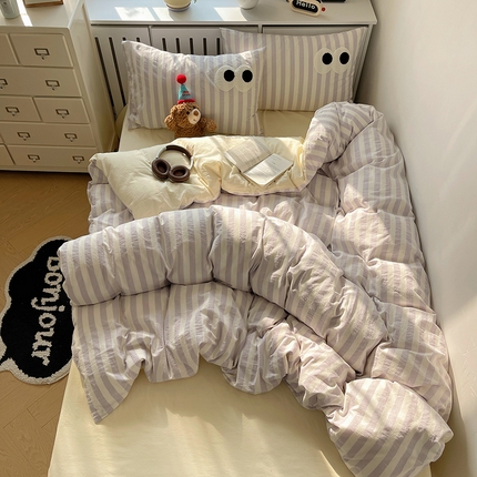 91家纺网 家纺一手货源 找家纺 （总）桃子 2024新款ins大眼睛毛巾绣韩系奶油无印纯棉色织水洗棉少女宽宽条系列四件套