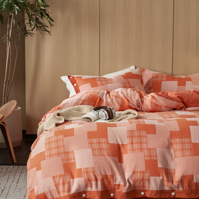 91家纺网 家纺一手货源 找家纺 安莱生活 2024年新品双层纱拼布田园纽扣款四件套 拼布田园纽扣款-橘红