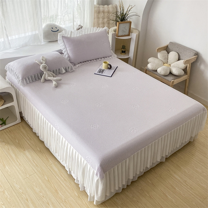 91家纺网 家纺一手货源 找家纺 2024新款抗菌凉豆豆提花床裙款凉席-花朵系列 冰豆豆花朵系列-床裙款 冰藤紫