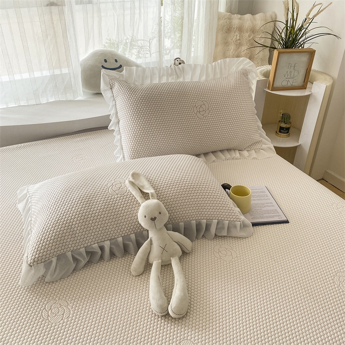 91家纺网 家纺一手货源 找家纺 2024新款抗菌凉豆豆提花床裙款凉席-花朵系列 冰豆豆花朵系列-床裙款 柠檬黄