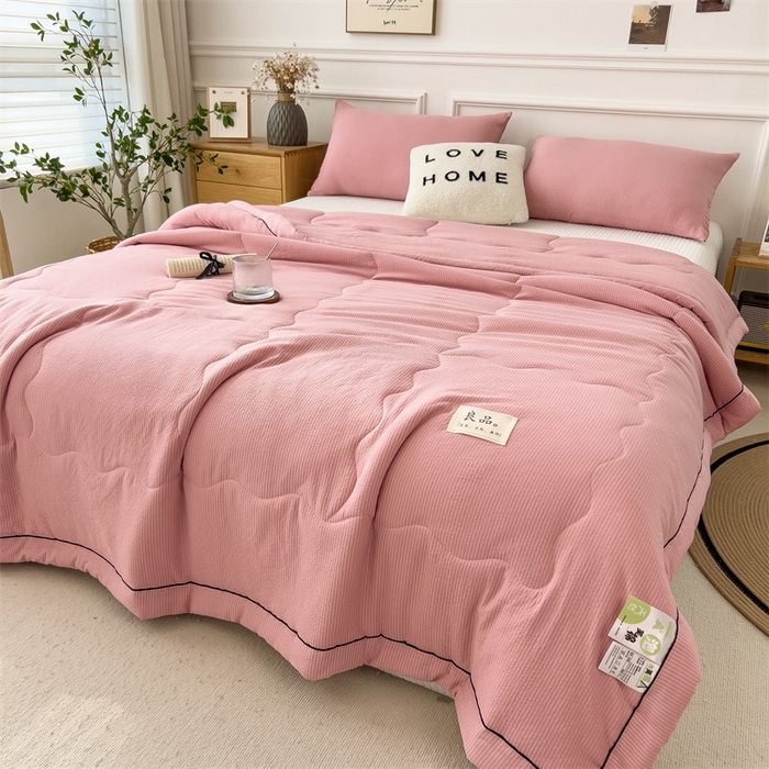 91家纺网 家纺一手货源 找家纺 丝幔家纺 2025新款A类泡泡纱镶边款夏被 豆沙玉