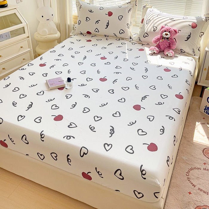 91家纺网 家纺一手货源 找家纺 大柏树 2025新款全棉13376印花四件套系列（可定制）-单床笠 比心-红