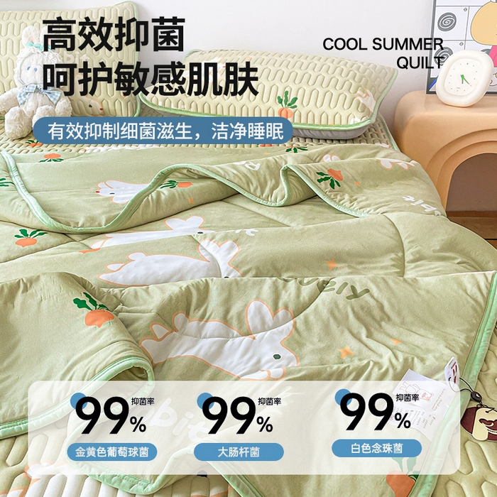 91家纺网 家纺一手货源 找家纺 布卢姆床垫 2025新款A类凉感丝数码印花夏被凉席四件套 芭比兔