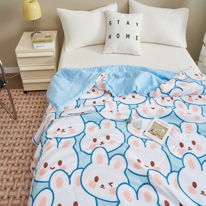 91家纺网 家纺一手货源 找家纺 畅销被业 2025新款水洗棉印花夏被夏凉被空调被 可爱蓝兔