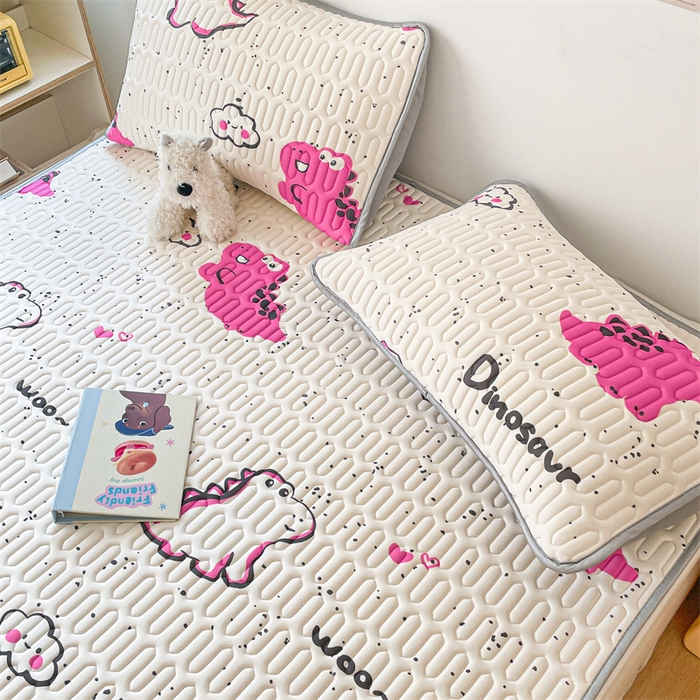 91家纺网 家纺一手货源 找家纺 布卢姆床垫 2025新款A类凉感丝数码印花小版乳胶凉席5mm 小恐龙