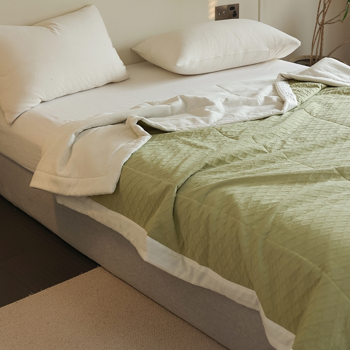 91家纺网 家纺一手货源 找家纺 觉物 2024新款肌理凉感水洗抗菌夏被 绿野仙踪