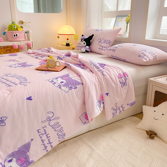 91家纺网 家纺一手货源 找家纺 DS-2025新款儿童卡通三丽鸥正版授权A类针织棉夏被系列 库洛米来信